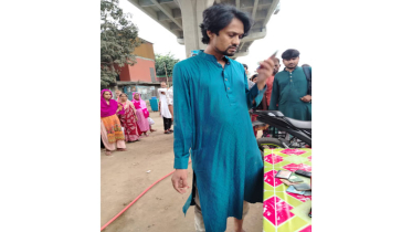 রাজধানীর উত্তরায় সাংবাদিকের ওপর মাদক বিক্রেতাদের হামলা রাজধানীর উত্তরায় সাংবাদিকের ওপর মাদক বিক্রেতাদের হামলা